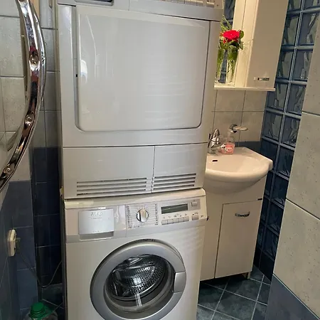 Flora Apartment *