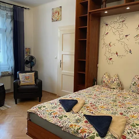 Appartement Flora Lobkovic