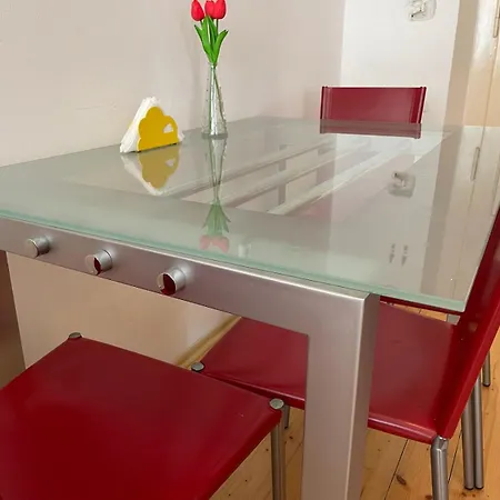 Flora Apartment *