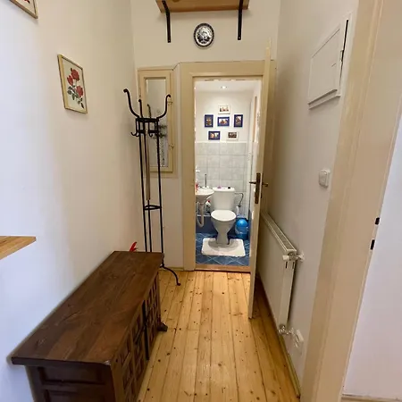 Flora Lobkovic * Prag